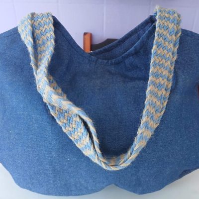 Bolsa Jeans Bordada a mão - Retalho.