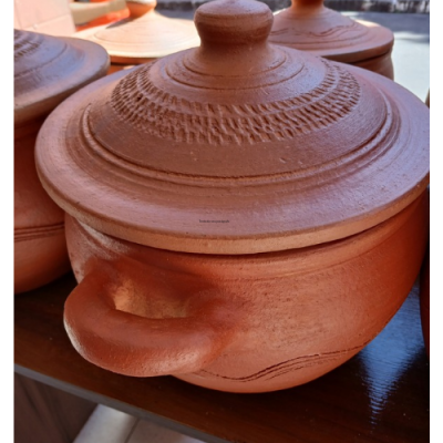 Panela de barro tipo cerâmica grande própria para cozinhar